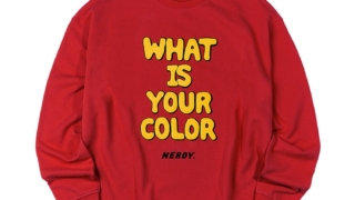 相葉雅紀　VS嵐　11/19　衣装　NERDY　ノルディ　スローガン グラフィック スウェットシャツ レッド / Slogan Graphic Sweatshirt Red　スウェット
