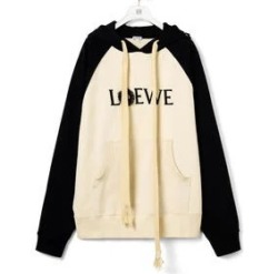 深澤辰哉　私服　すのチューブ　Loewe Dust Bunnies hoodie in cotton　まっくろくろすけ
