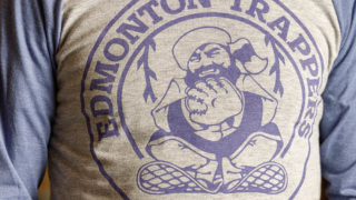 松村北斗　私服　SixTONES　Edmonton Trappers ’84 Champs Baseball T-Shirt Size: S by Ross Flats　Tシャツ