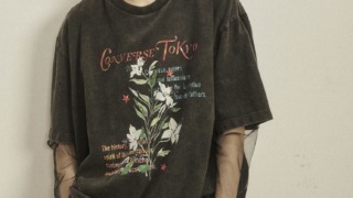 那須雄登　美少年　私服　美　少年　らじらー！　Convere Tokyo　LILY FLOWER PRINT PIGMENT DYE TEE　Tシャツ