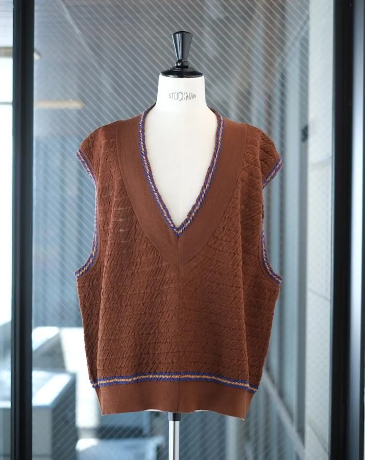 菊池風磨　timelesz Steal the Show 衣装　with MUSIC 　Wrinkled School Vest brown KotaGushiken　ニットベスト